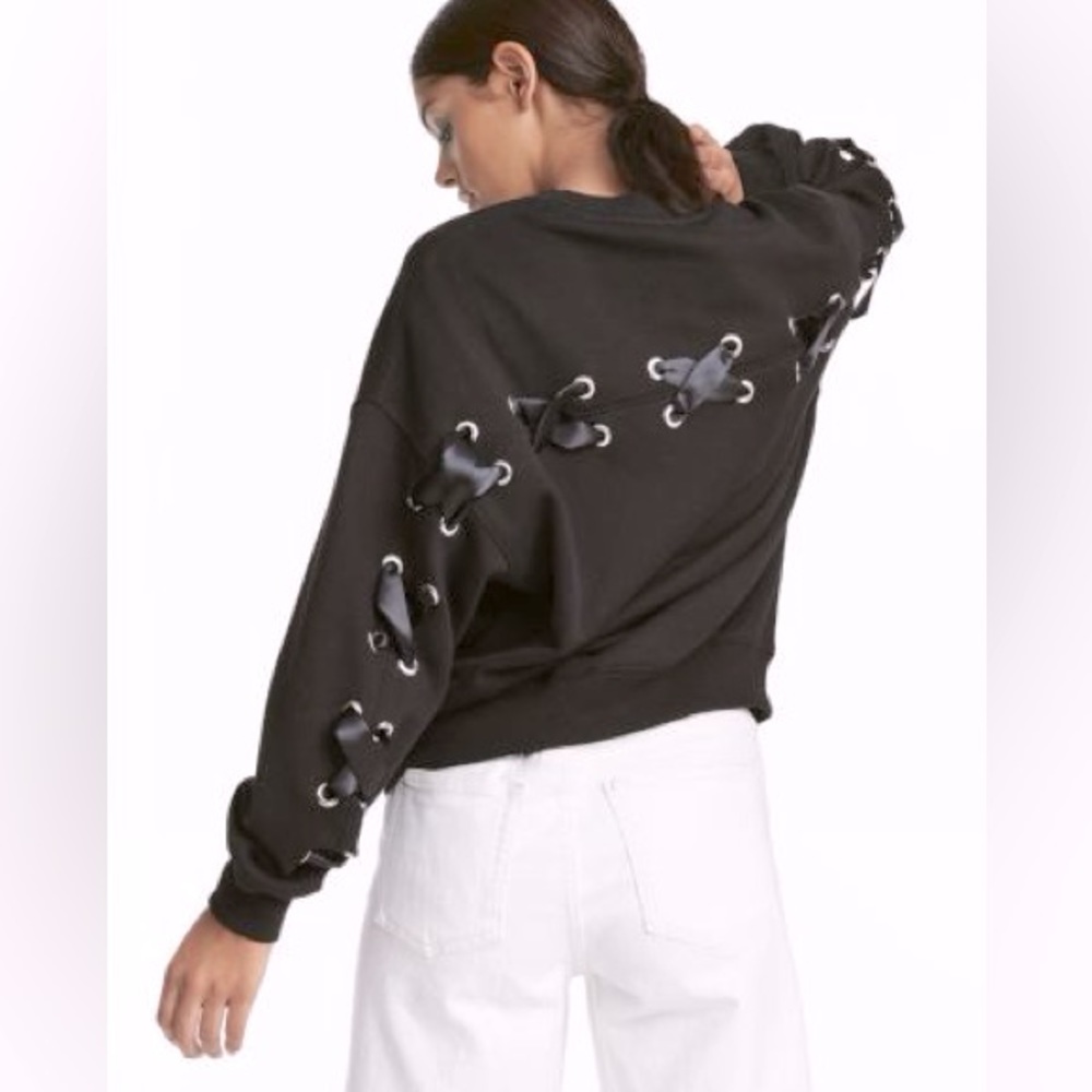 ♥️ ISO: Divided Sweatshirt